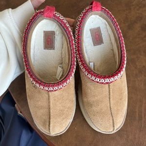 Kid’s UGG Slippers- Perfect Condition